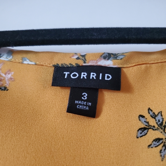 Torrid Mustard floral Blouse - Picture 3 of 5